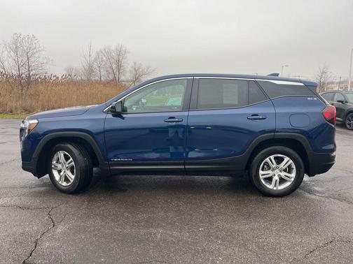 2022 GMC Terrain SLE