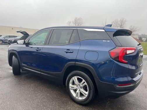 2022 GMC Terrain SLE