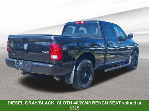 Brilliant Black Crystal Pearlcoat 2018 RAM 1500 Express