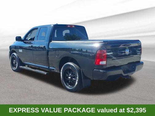 Brilliant Black Crystal Pearlcoat 2018 RAM 1500 Express