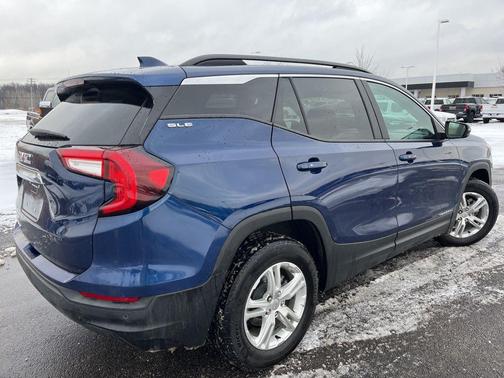 2023 GMC Terrain SLE