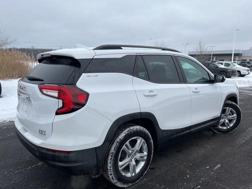 2022 GMC Terrain SLE