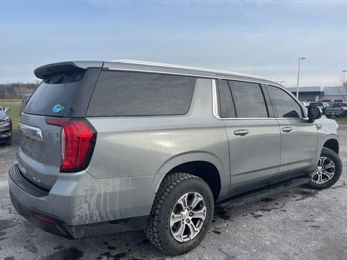 2023 GMC Yukon XL SLE