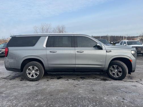 2023 GMC Yukon XL SLE