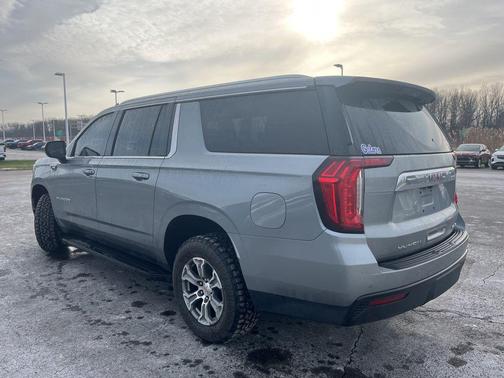 2023 GMC Yukon XL SLE