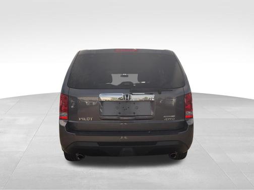 Modern Steel Metallic 2015 Honda Pilot SE