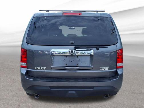 Modern Steel Metallic 2015 Honda Pilot SE