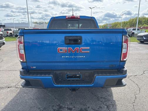 Dynamic Blue Metallic 2022 GMC Canyon Elevation