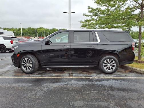 2024 Chevrolet Suburban LT