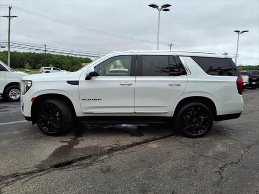 2022 GMC Yukon SLT