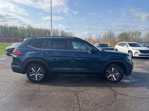 Tourmaline Blue Metallic 2022 Volkswagen Atlas 2.0T SE