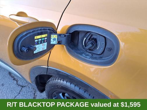 Acapulco Gold 2024 Dodge Hornet R/T