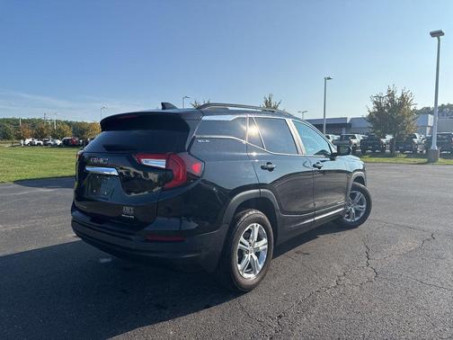 2022 GMC Terrain SLE