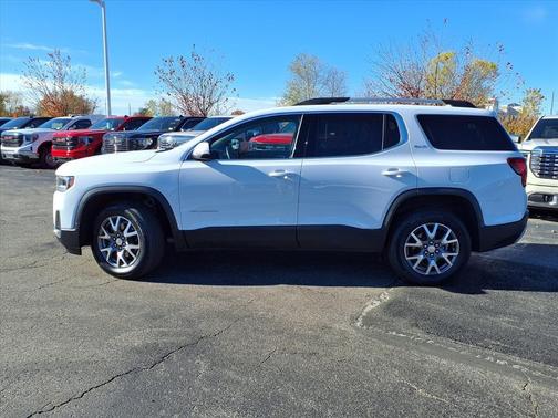2023 GMC Acadia SLT