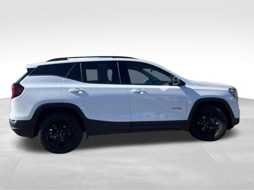 Summit White 2024 GMC Terrain AT4