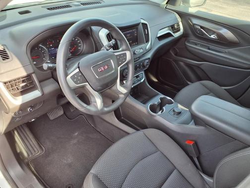 Summit White 2022 GMC Terrain SLE