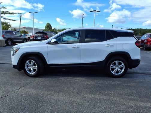 Summit White 2022 GMC Terrain SLE