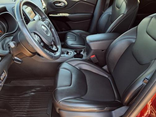 2020 Jeep Cherokee Altitude