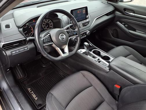 2020 Nissan Altima 2.5 SV