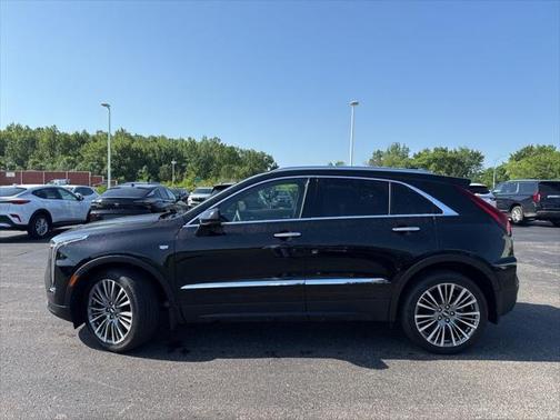 2025 Cadillac XT4 Premium Luxury