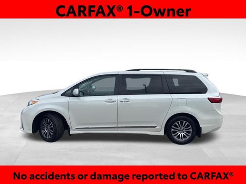 Blizzard Pearl 2018 Toyota Sienna XLE Premium