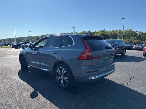 2023 Volvo XC60 B5 Plus Bright Theme