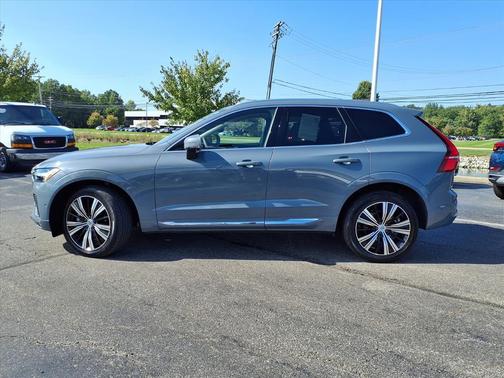 2023 Volvo XC60 B5 Plus Bright Theme