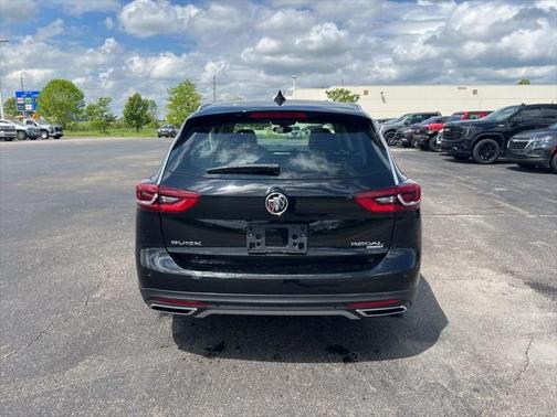 2018 Buick Regal TourX Essence