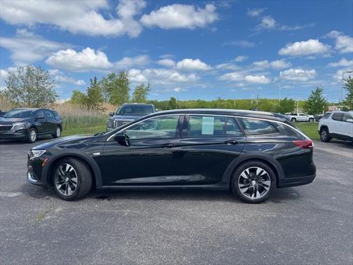 2018 Buick Regal TourX Essence