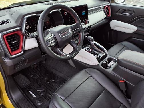 2023 GMC Canyon AT4X