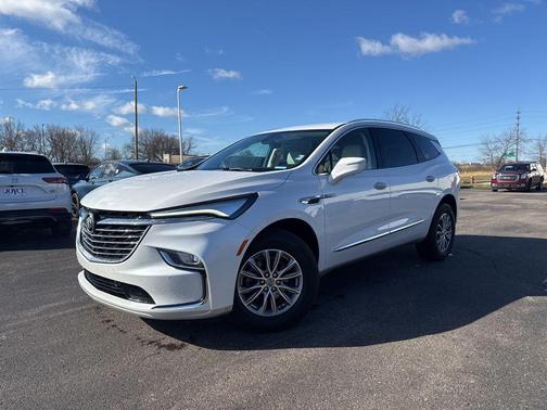 2023 Buick Enclave Essence