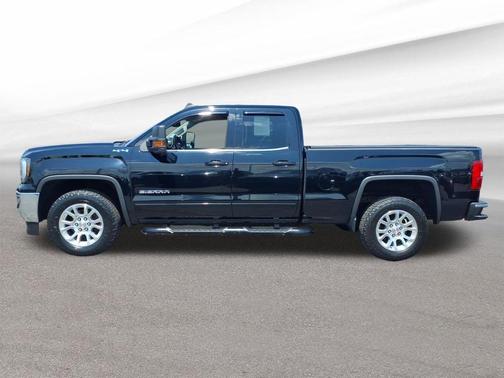 Onyx Black 2017 GMC Sierra 1500 SLE