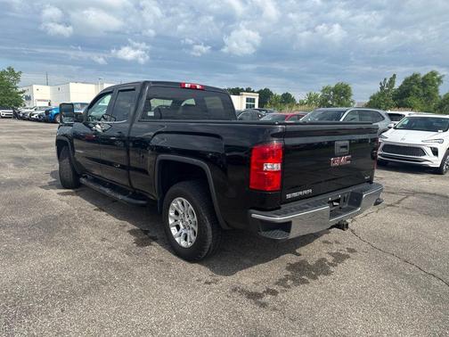 Onyx Black 2017 GMC Sierra 1500 SLE