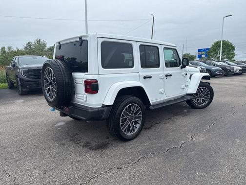 Bright White Clearcoat 2023 Jeep Wrangler Sahara 4xe