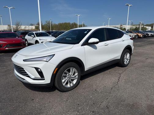 Summit White 2024 Buick Envista Preferred