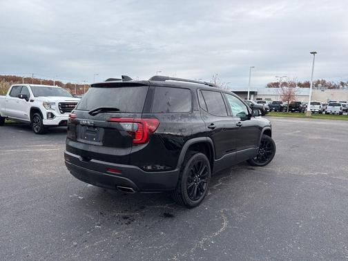 2022 GMC Acadia SLE