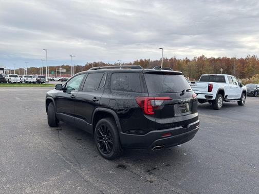 2022 GMC Acadia SLE