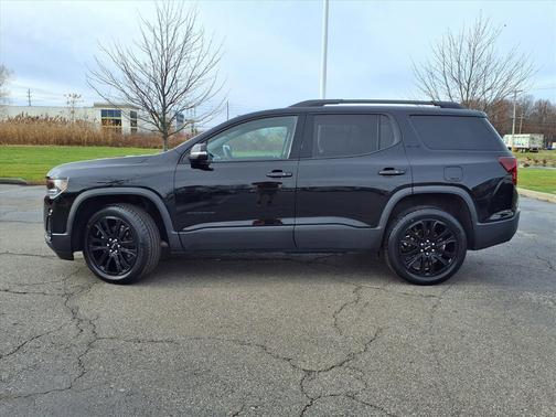 2022 GMC Acadia SLE