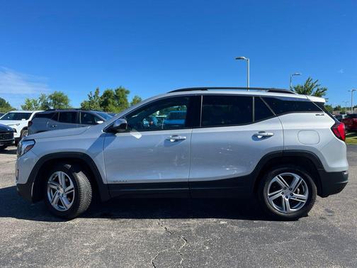 Quicksilver Metallic 2018 GMC Terrain SLE