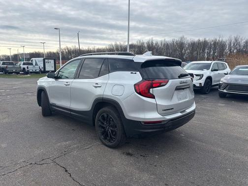 Quicksilver Metallic 2021 GMC Terrain SLE