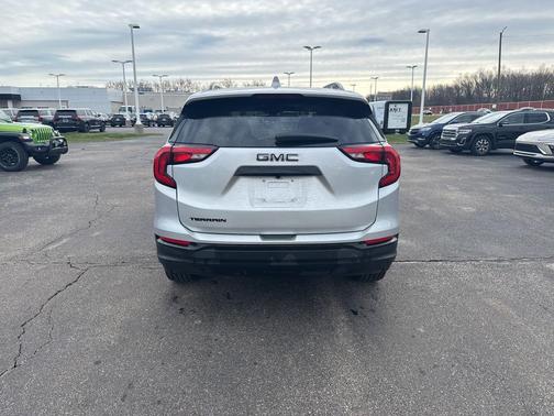Quicksilver Metallic 2021 GMC Terrain SLE
