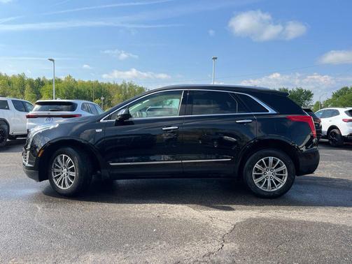 Stellar Black Metallic 2019 Cadillac XT5 Luxury