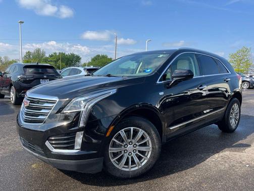 Stellar Black Metallic 2019 Cadillac XT5 Luxury