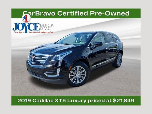 Stellar Black Metallic 2019 Cadillac XT5 Luxury