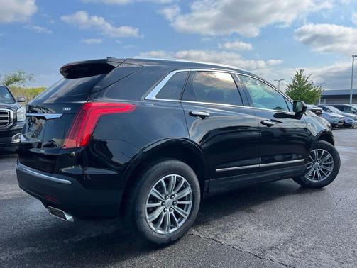 Stellar Black Metallic 2019 Cadillac XT5 Luxury