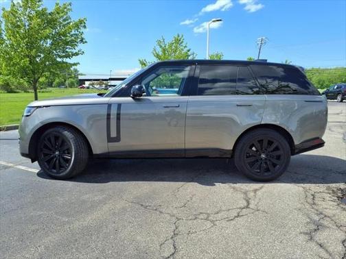 2023 Land Rover Range Rover SE