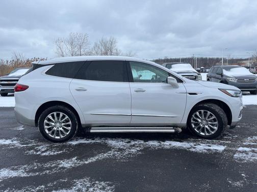2021 Buick Enclave Essence