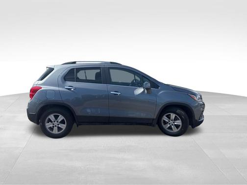 Satin Steel Metallic 2019 Chevrolet Trax LT