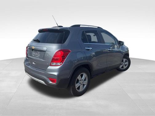 Satin Steel Metallic 2019 Chevrolet Trax LT