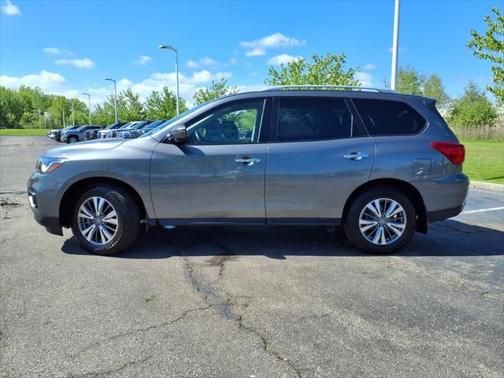 2020 Nissan Pathfinder S
